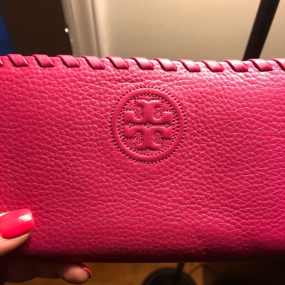 Pink Tory Burch wallet